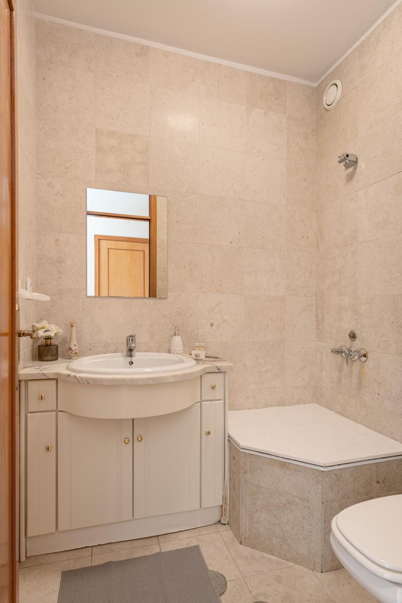 Joivy Stylish City Centre Flat With Parking Maia  Bagian luar foto