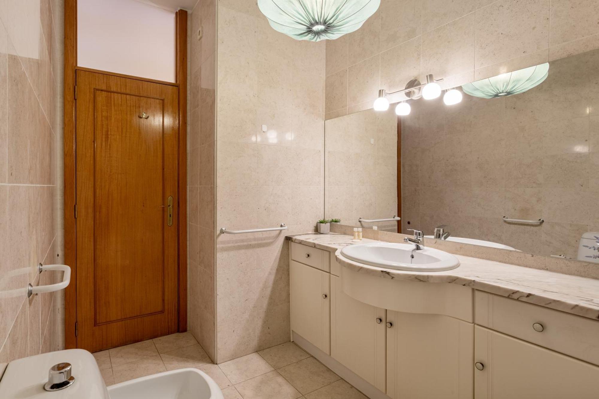 Joivy Stylish City Centre Flat With Parking Maia  Bagian luar foto